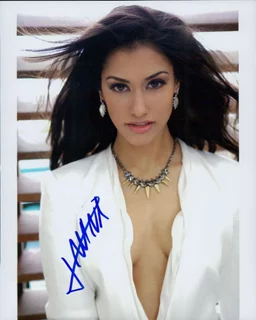 Janina Gavankar autograph