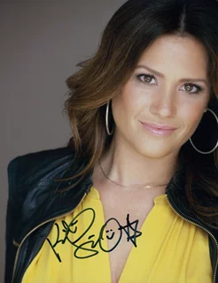 Keili Lefkovitz autograph