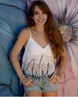 Holly Taylor autograph