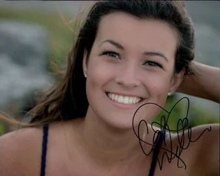 Caitlin Williams autograph