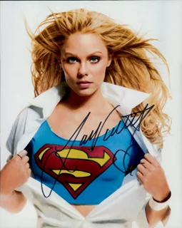 Laura Vandervoort autograph