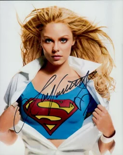Laura Vandervoort autograph