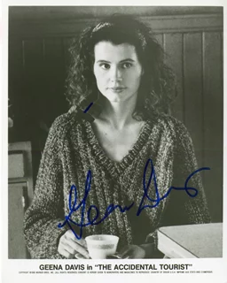 Geena Davis autograph