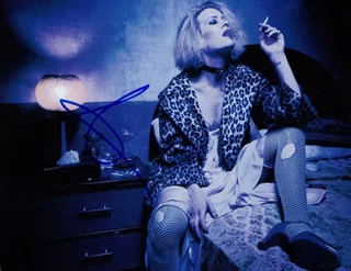 Sarah Paulson autograph