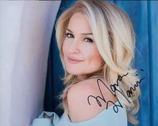 Mara Marini autograph