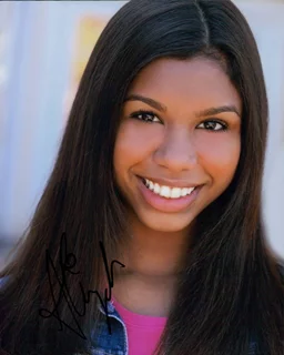 Aliyah Moulden autograph