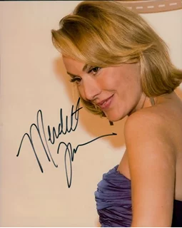 Meredith Thomas autograph