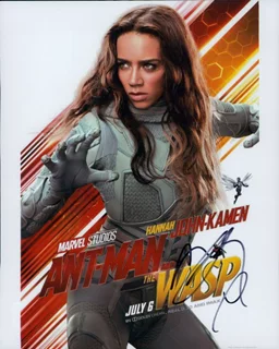 Hannah John-Kamen autograph
