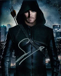 Stephen Amell autograph