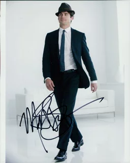 Matthew Bomer autograph