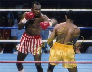 Sugar Ray Leonard autograph