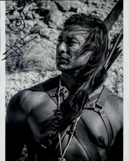 Jay Tavare autograph