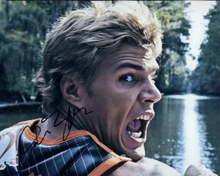 Chris Zylka autograph