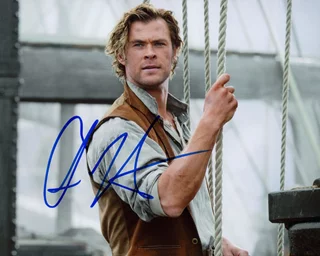 Chris Hemsworth autograph