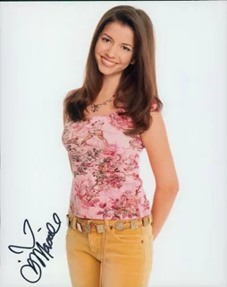 Masiela Lusha autograph