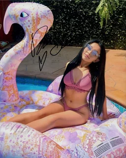 Danielle Cohn autograph