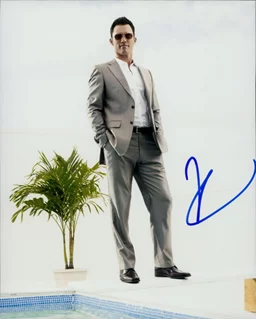 Jeffrey Donovan autograph