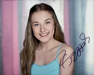 Zoe Fraser autograph