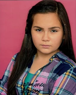 Carmina Garay autograph