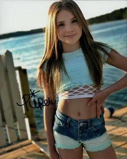 Piper Rockelle autograph