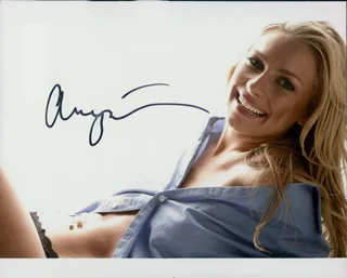 Anya Benton autograph
