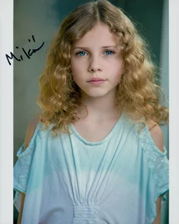 Mila Brener autograph