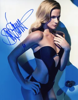 Shantel VanSanten autograph