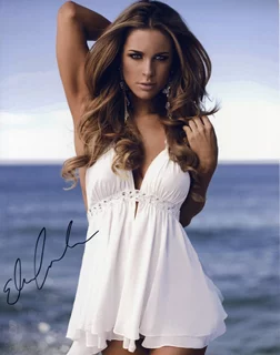 Ellie Gonsalves autograph
