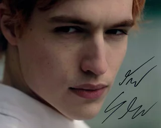 Trevor Stines autograph