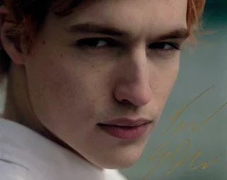 Trevor Stines autograph