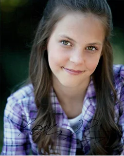 Kaitlyn Dias autograph