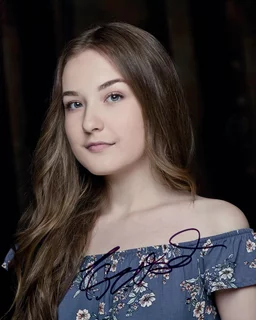 Zoe Fraser autograph