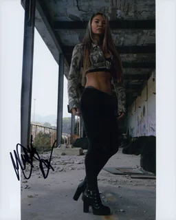 Mayling Ng autograph