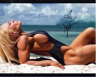 Jessica Valencia autograph