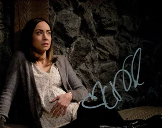 Courtney Ford autograph