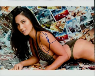 Olivia Munn autograph