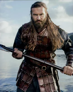 Clive Standen autograph