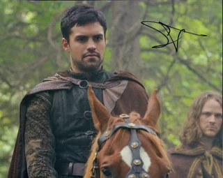 Sean Teale autograph