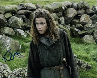Natalia Tena autograph