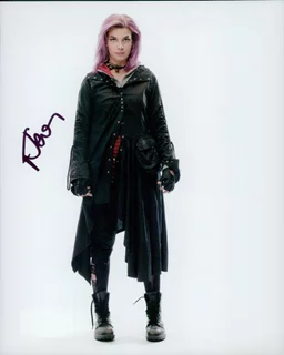 Natalia Tena autograph