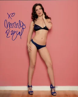 Mercedes Raquel autograph