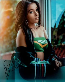 Danielle Cohn autograph