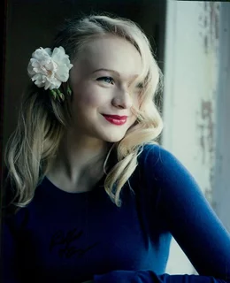 Rachelle Henry autograph