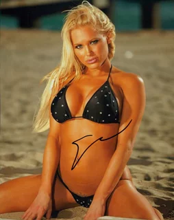 Suzanne Stokes autograph