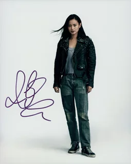 Jamie Chung autograph