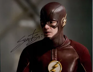 Grant Gustin autograph