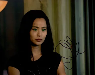Jamie Chung autograph