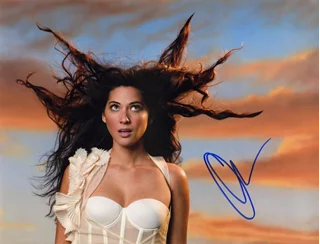 Olivia Munn autograph
