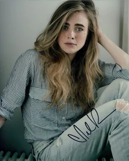 Melissa Roxburgh autograph