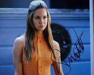 Shannon Collis autograph